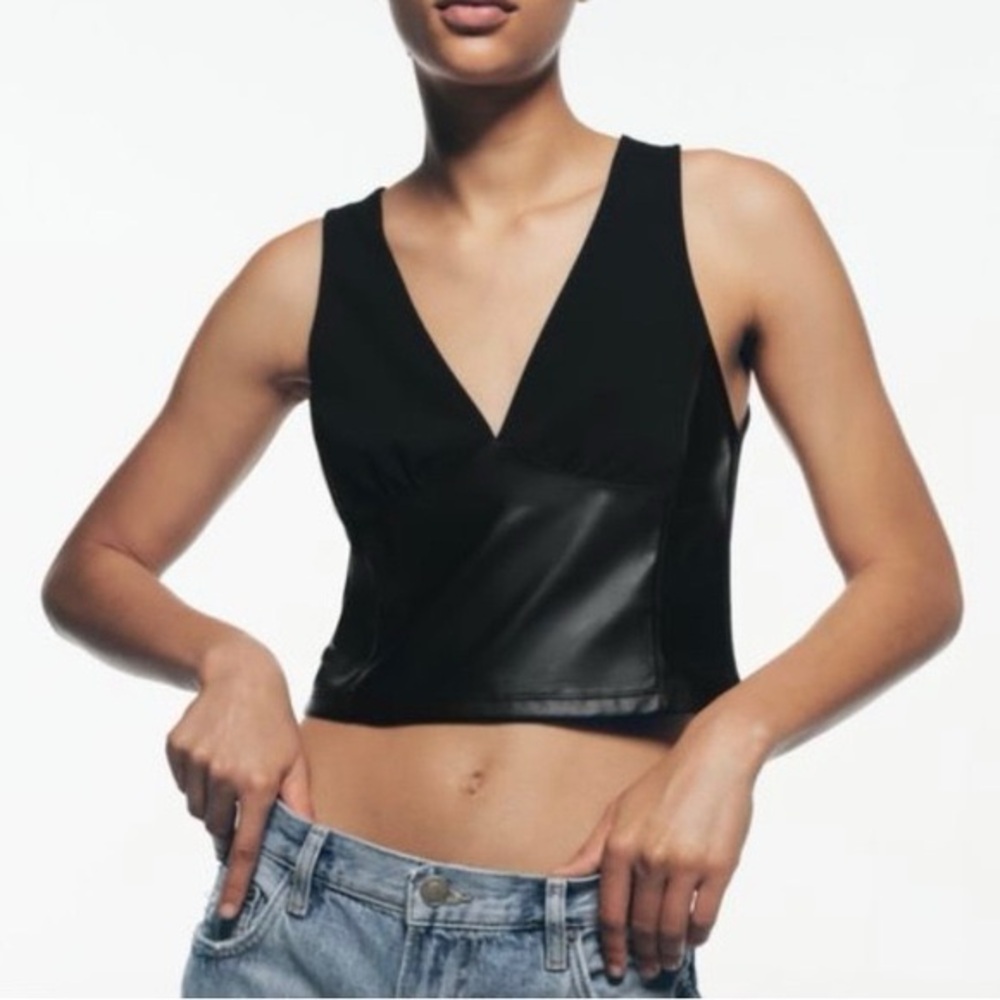 Zara Black Faux Leather Panel Crop Top Sleeveless V-Neck Structured Size M